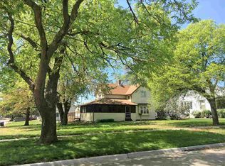 1703 7th St, Clay Center, KS 67432