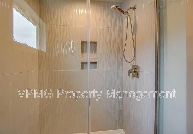 2904 NE 161st Ct — Photo 37