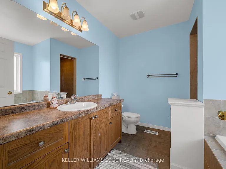 76 Cedarville Dr — Photo 8