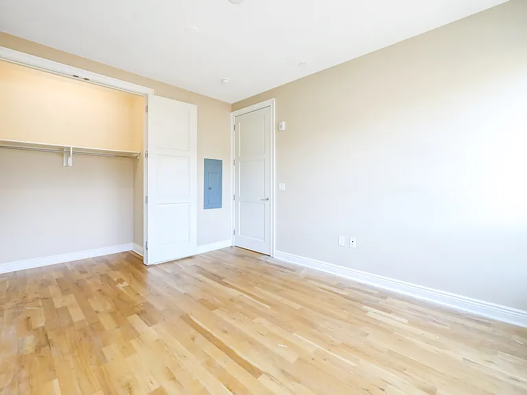 12 Main St #405 — Photo 13