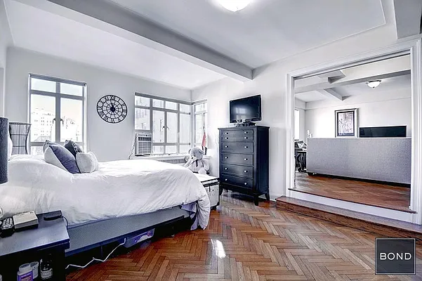 Rented by Bond New York | media 21