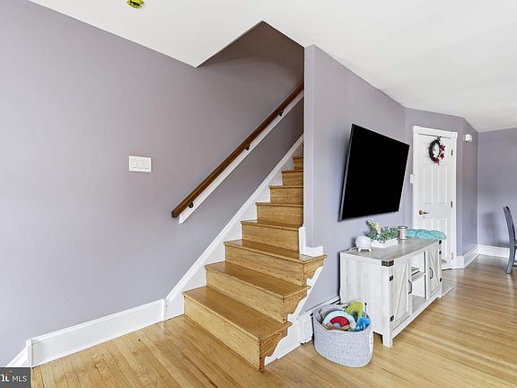 5th image of 10007 Warfield Pl