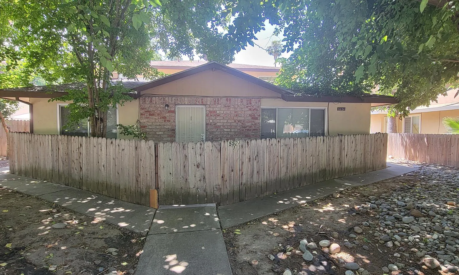 2 bed, 950 sqft, $1,695 — Photo 1