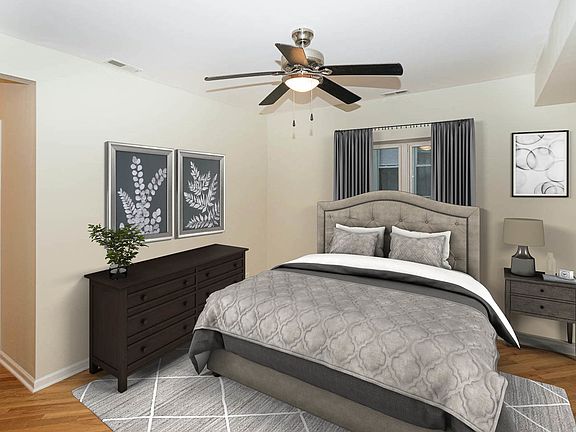 5th image of 3207 W Argyle St APT 2E