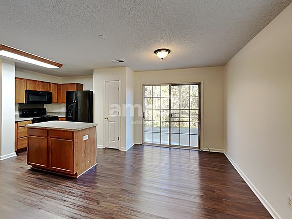 5th image of 7739 Sullivans Trace Dr