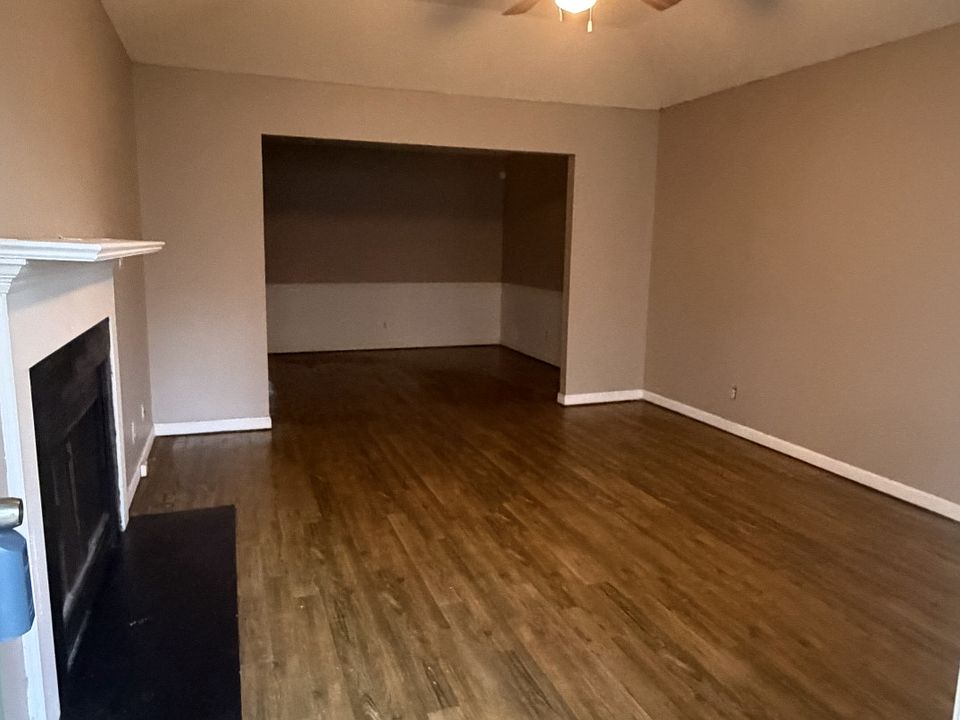 2nd image of 4525 Greenfields Rd #A