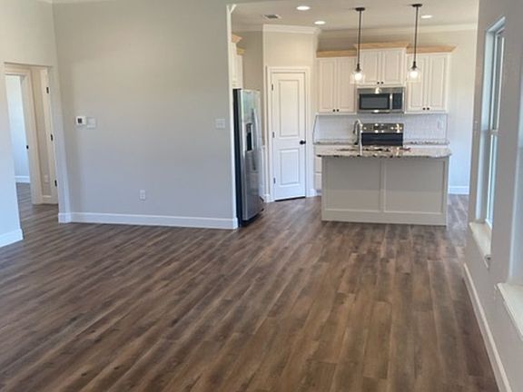 5th image of 6950 Phoenix Dr