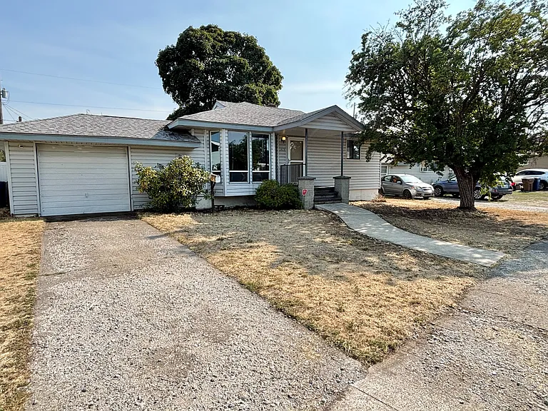 3820 E Carlisle Ave — Photo 2