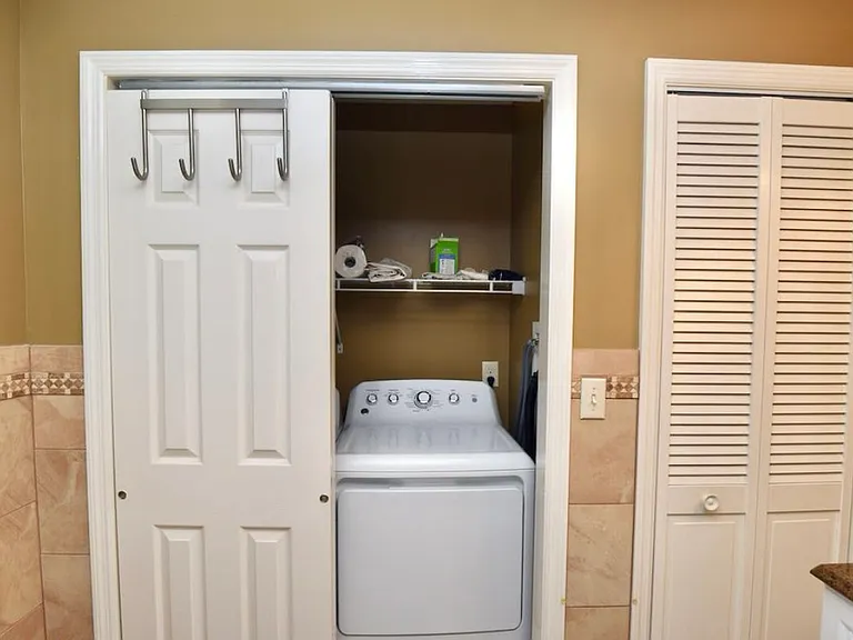 127 Beekman St #1 — Photo 12