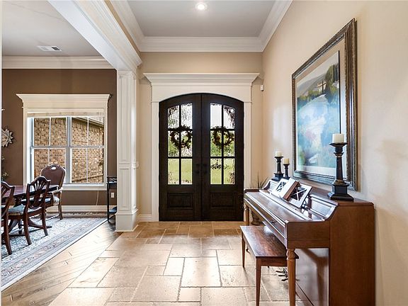 3rd image of 3997 Bridlewood Dr