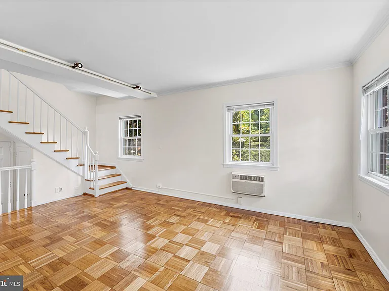 3226 Gunston Rd — Photo 9