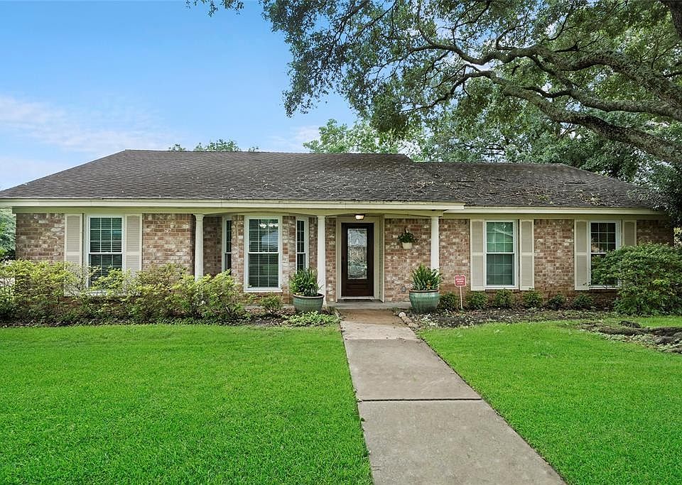 1st image of 22103 Woodrose Dr