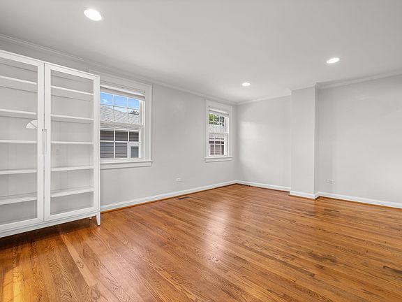 4th image of 609 Blenheim Ave