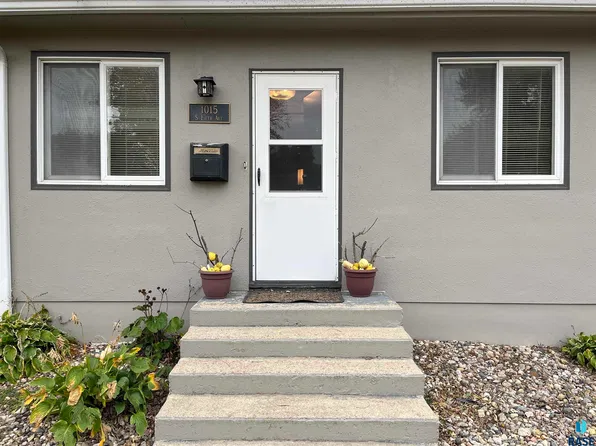 1015 S 5th Ave, Sioux Falls, SD 57105