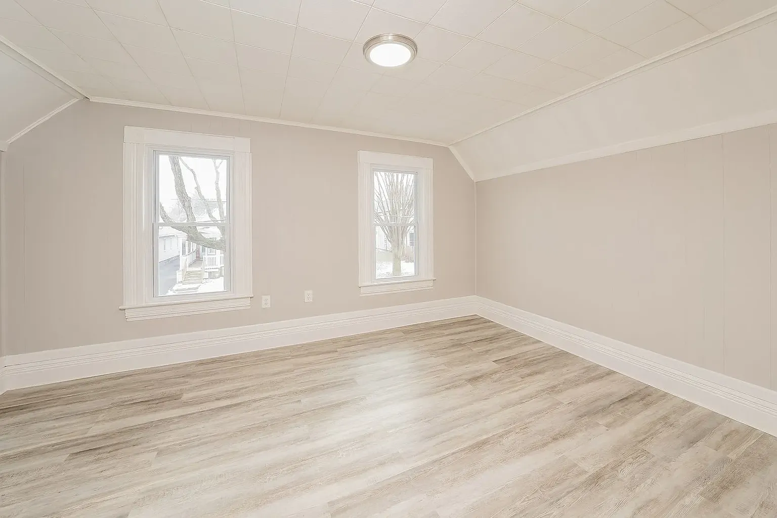 4 bed, 1400 sqft, $1,000 — Photo 4