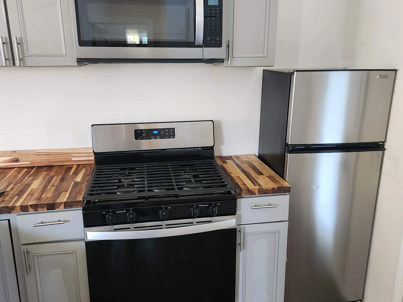 Studio, 350 sqft, $2,100 — Photo 4