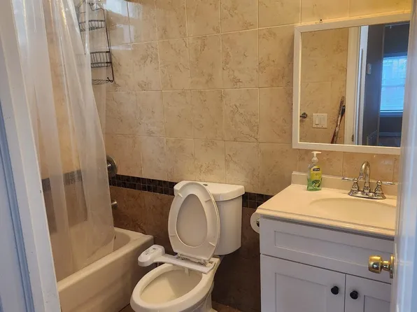 352 Woodlawn Avenue image 13 of 13