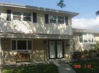 10732 S Kilbourn Ave, Oak Lawn, IL 60453
