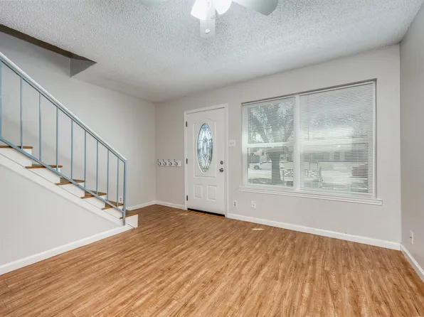 604 Meadowview Ct #3, Denton, TX 76207