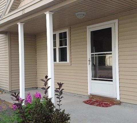 Small covered porch.