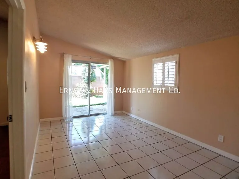 3310 E Curry St — Photo 6