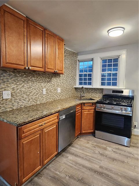 1st image of 31 Willow St Floor 1