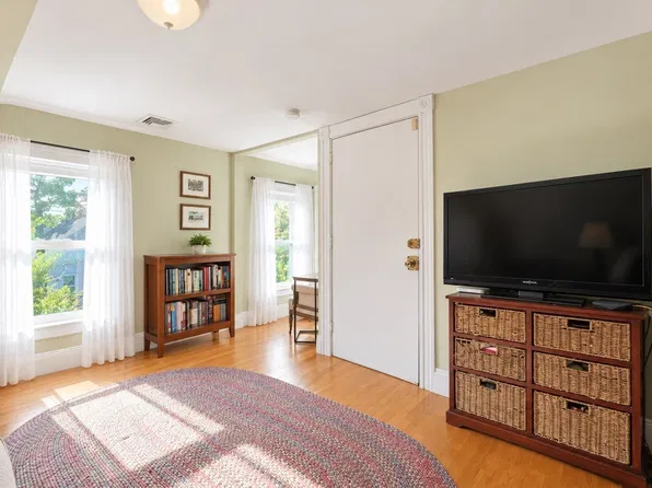 42 Cedar St #3, Somerville, MA 02143