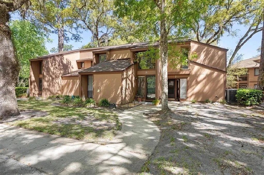 2 bed, 2.0 bath, 1056 sqft, $1,690 — Photo 3