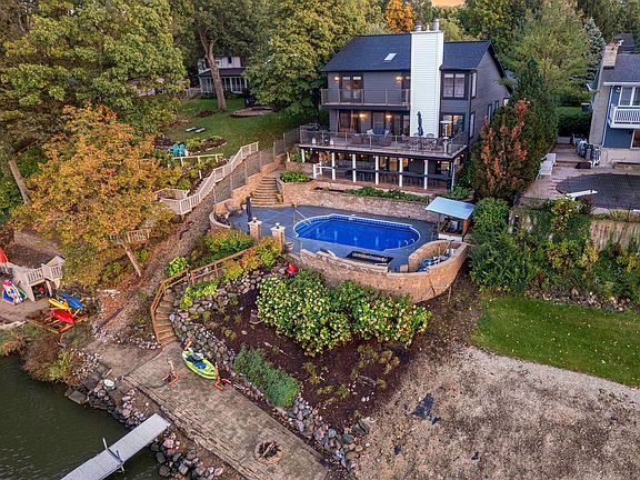 3rd image of 1563 Lake Holiday Dr
