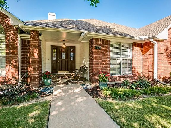 3rd image of 4405 Emerald Dr