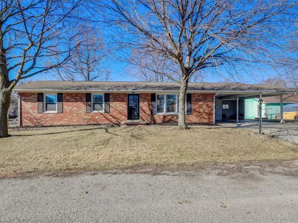 319 S Locust St, Trenton, IL 62293
