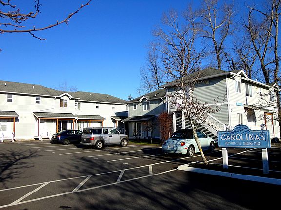 5th image of 1709 Carolina St #112