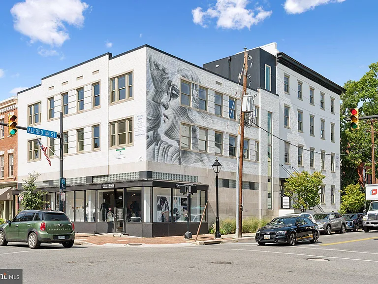 901 King St #201 — Photo 19