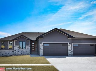 9630 Dutch Mill Ln, Lincoln, NE 68516