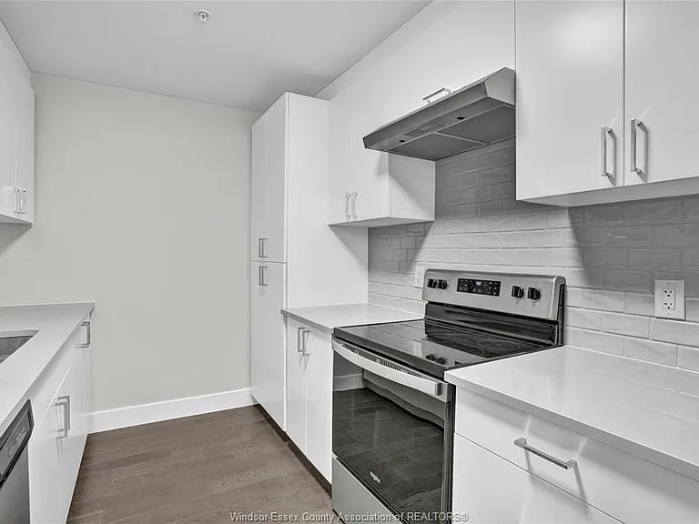 2600 Sandwich West Pkwy #301 — Photo 7