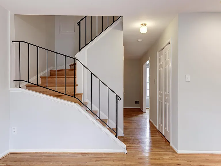 9823 Saint Cloud Ct — Photo 18