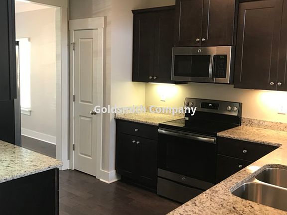 3rd image of 759 Elmbrook Dr