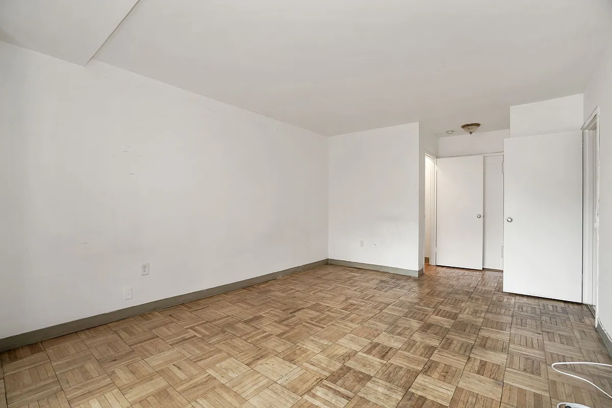 Building Photo - 1121 Arlington Blvd #229