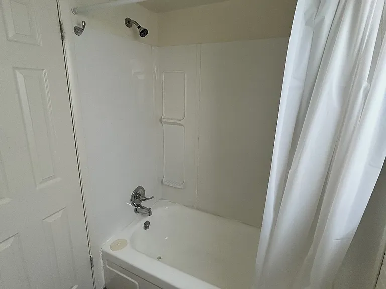 2560 Harrison Ave #15 — Photo 7