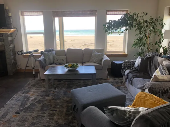 28990 Vizcaino Ct, Gold Beach, OR 97444