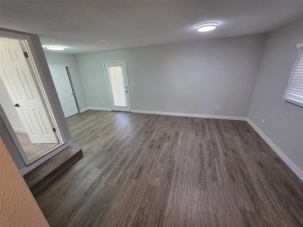 4 bed, 2.0 bath, 1353 sqft, $1,900 — Photo 3