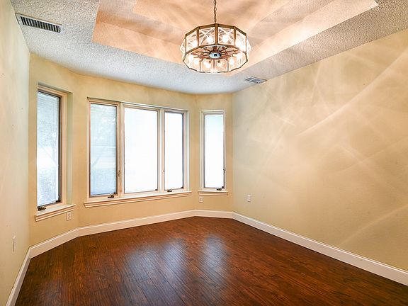 5th image of 1027 Sherman Dr