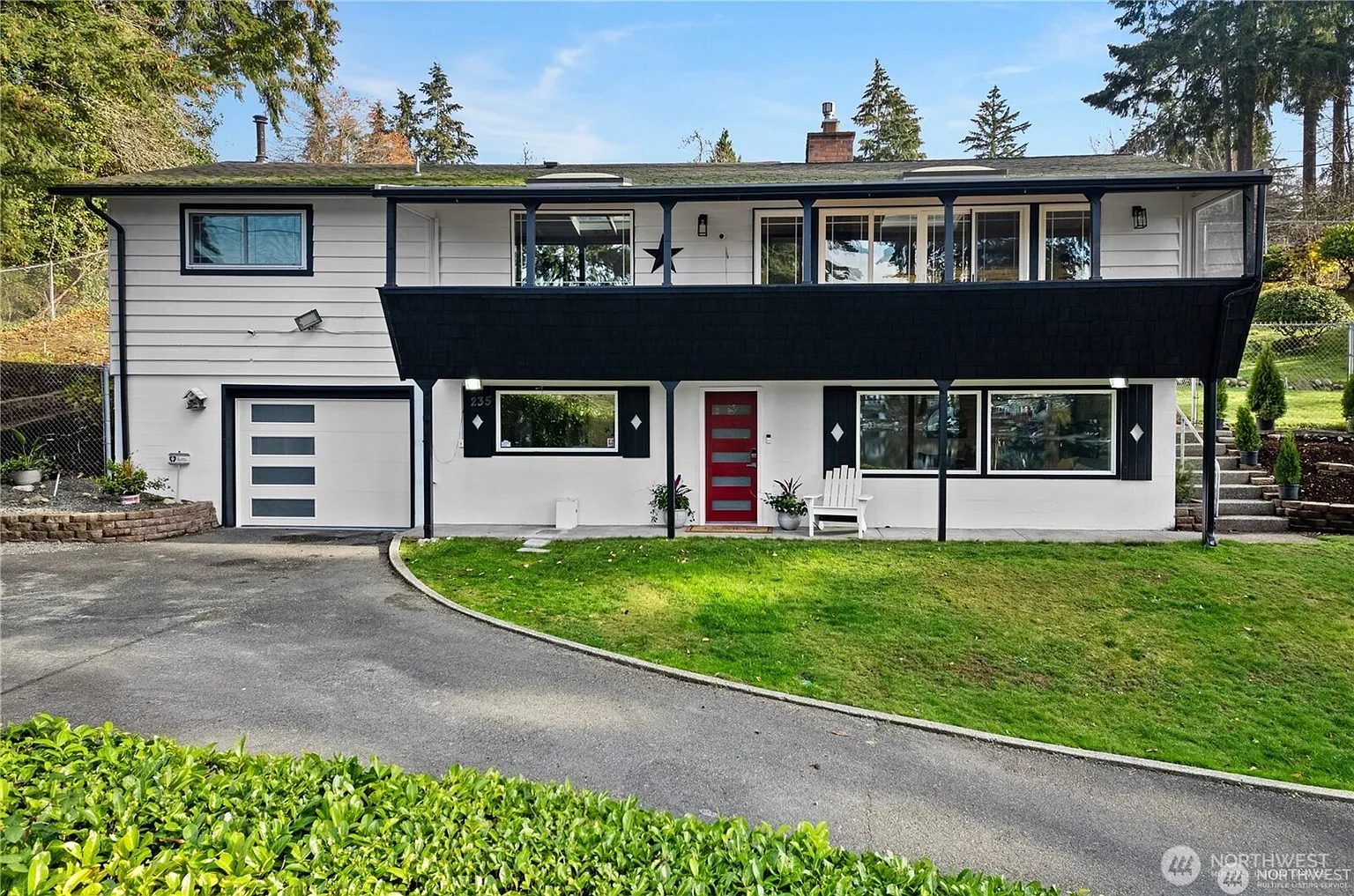 235 Lake Louise Drive SW photo 1