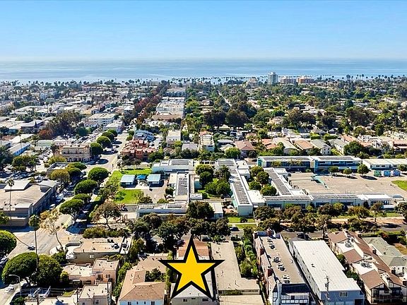 2nd image of 725 9th St APT 3