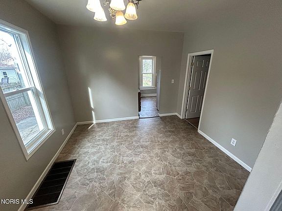 4th image of 518 Myers St