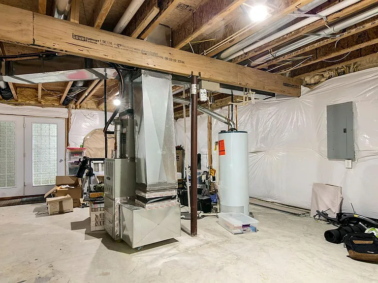 2427 Fort Dr — Photo 19