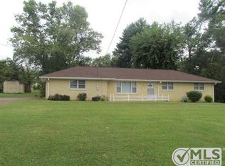 404 Oakdale Dr, Lebanon, TN 37087