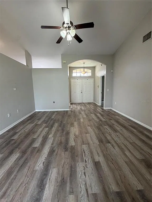 4 bed, 2.0 bath, 1859 sqft, $2,300 — Photo 3