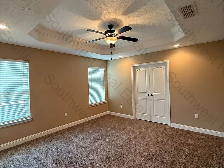 2111 Mockingbird Ln — Photo 9