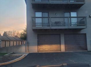 1820 W Highland Ave APT D, Elgin, IL 60123